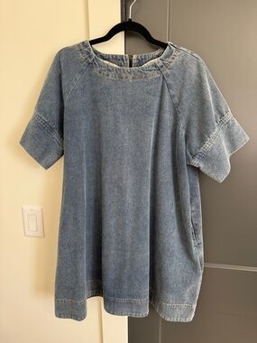 Denim Short Sleeve Shift Dress - Blue